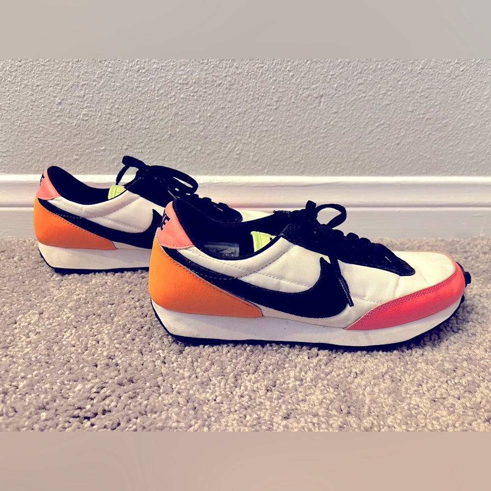 Nike Walking Tennis Shoe - Women’s 8.5